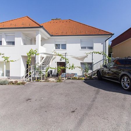 Deli Terasz A Apartman Free Parking, Self-Check-In Anytime Győr Extérieur photo