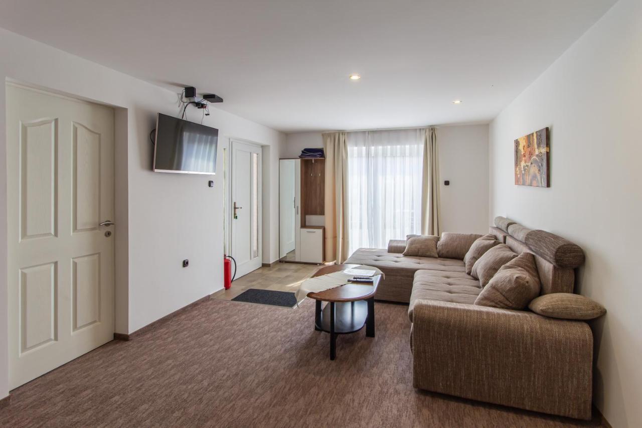 Deli Terasz A Apartman Free Parking, Self-Check-In Anytime Győr Extérieur photo