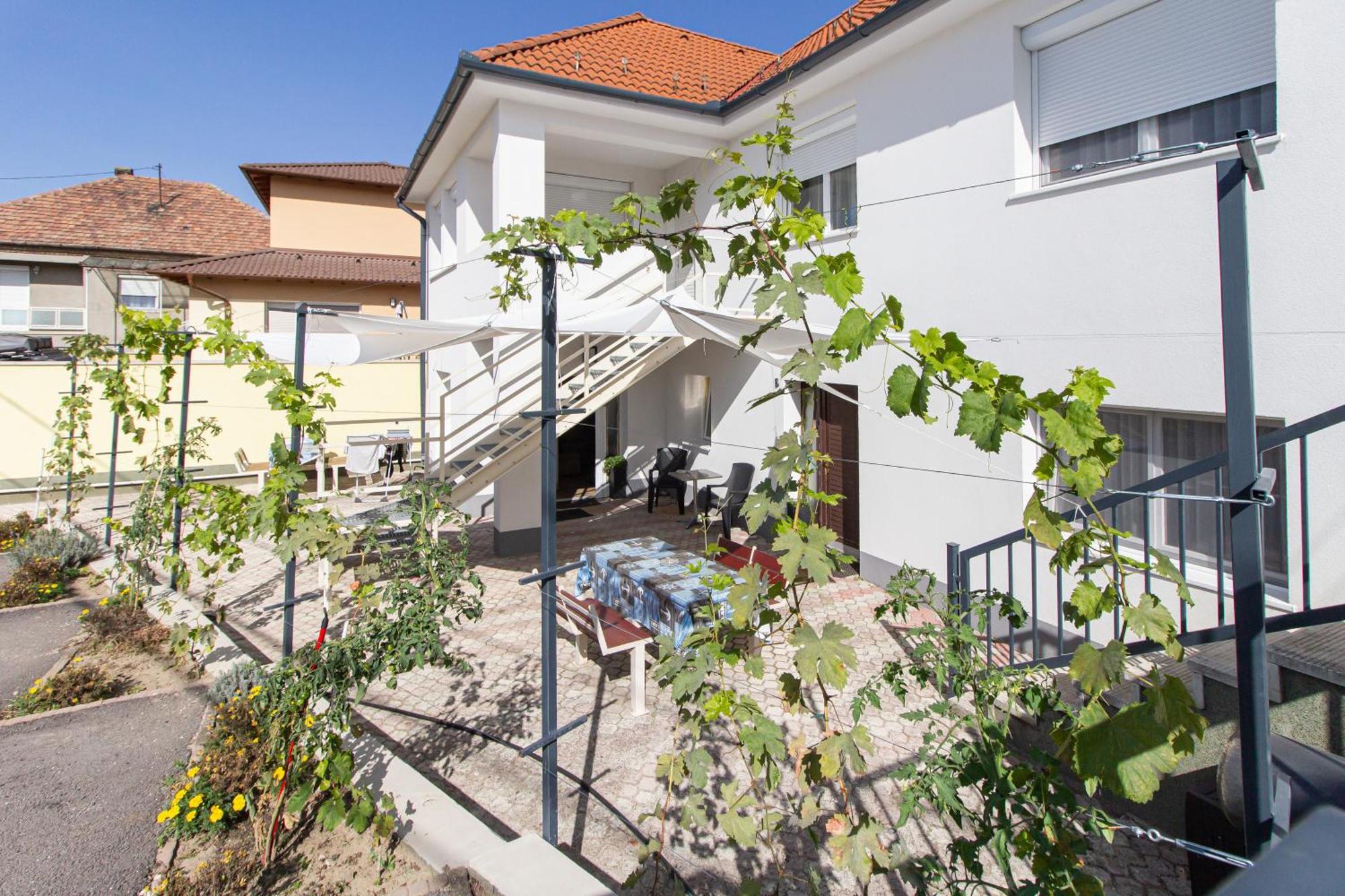 Deli Terasz A Apartman Free Parking, Self-Check-In Anytime Győr Extérieur photo